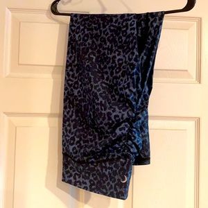 Zyia Stone Leopard Brilliant Scrunchy What High Rise 7/8 Leggings Sz 12